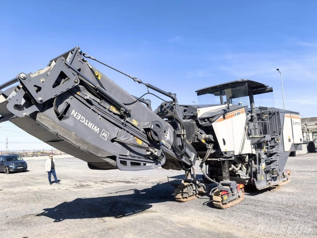 Wirtgen W200F Fresa a freddo per asfalto