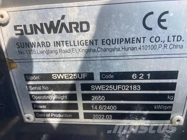 Sunward SWE 25 UF Miniescavatori