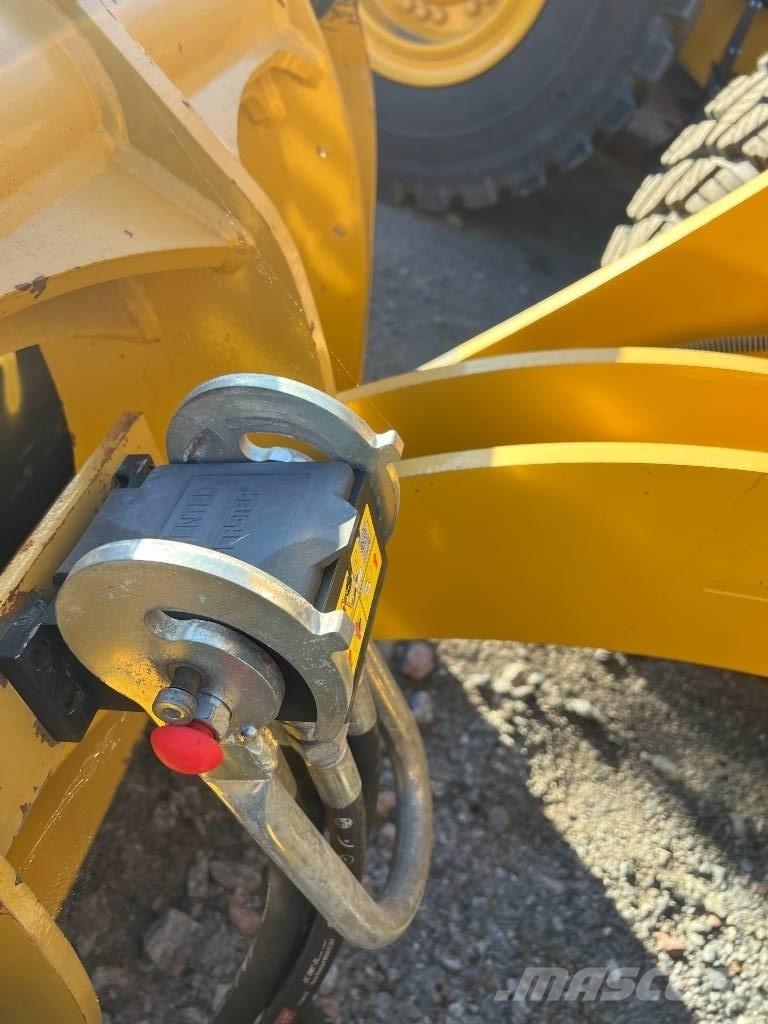 CAT 914 Pale gommate