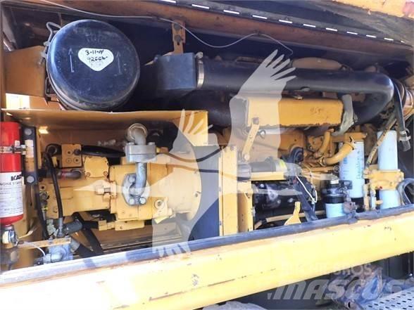 CAT M320 Escavatori gommati