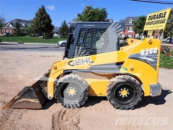 Gehl R260 Mini Pale Gommate