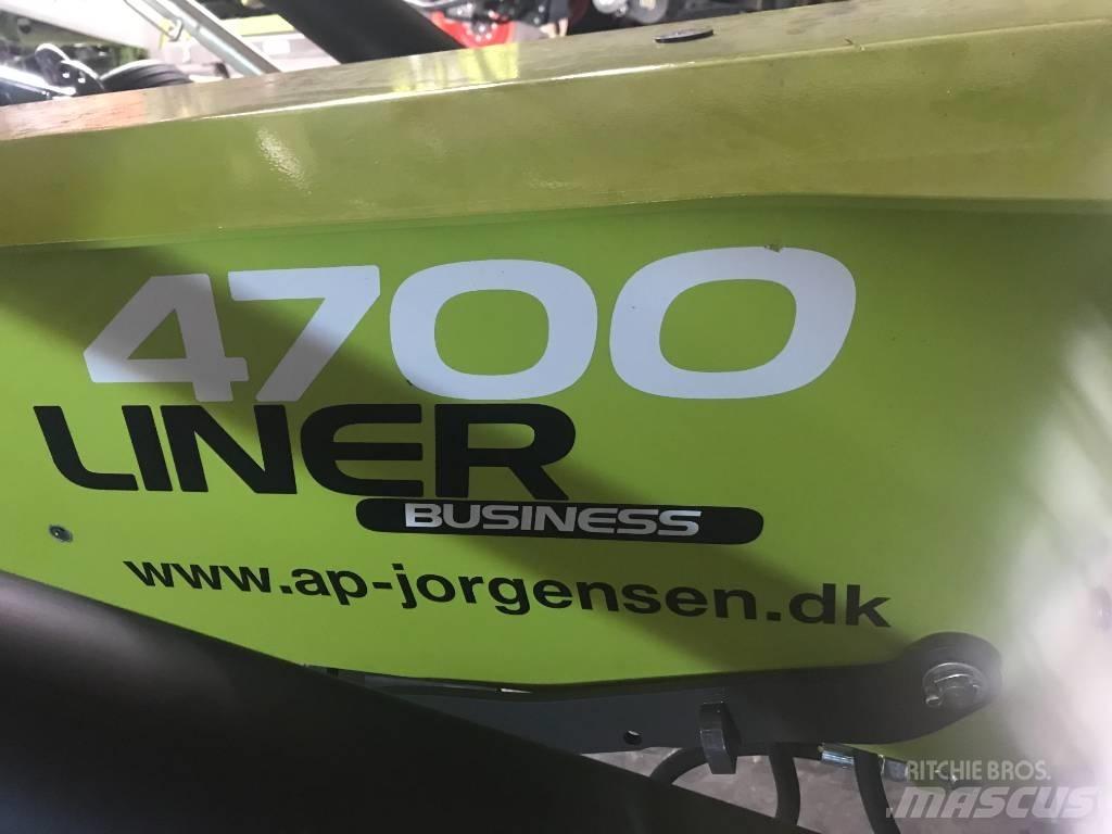CLAAS Liner 4700 Ranghinatori