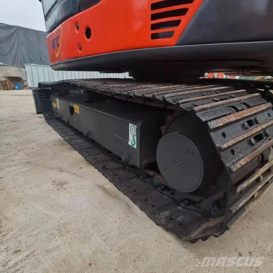 Hitachi ZX60U Miniescavatori
