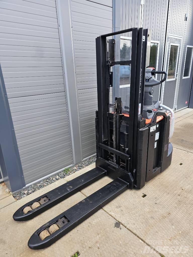 BT SPE 200 D 2500mm Transpallet uomo a terra