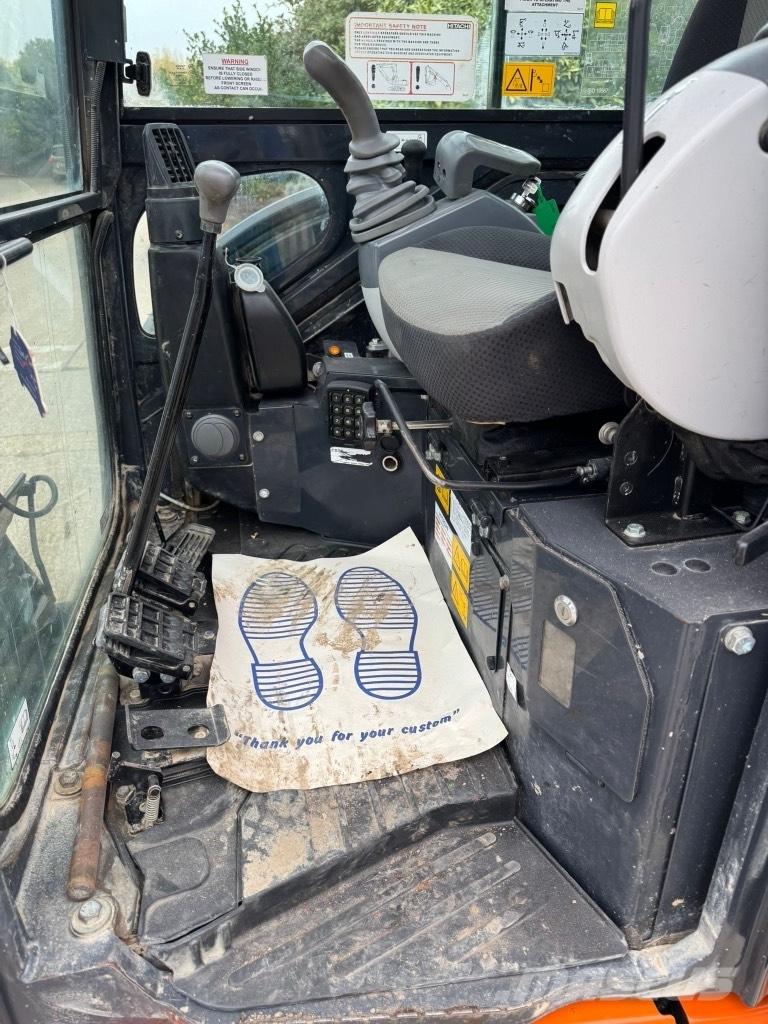 Hitachi zx26 Miniescavatori