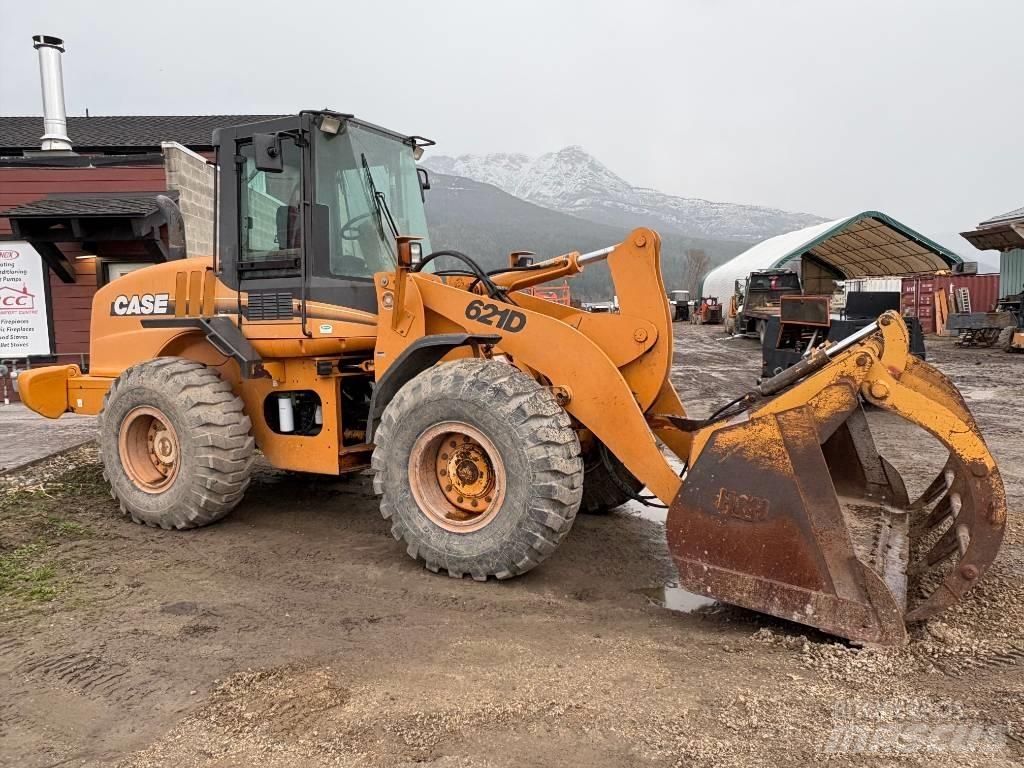CASE 621 D Pale gommate