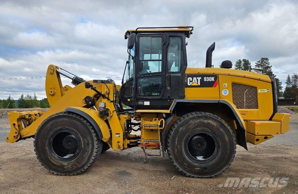 CAT 930 K Pale gommate
