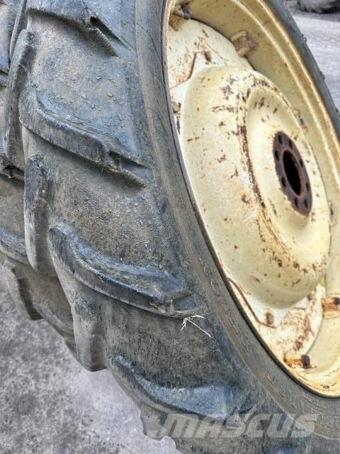 Dunlop 9.5R44 Pneumatici, ruote e cerchioni