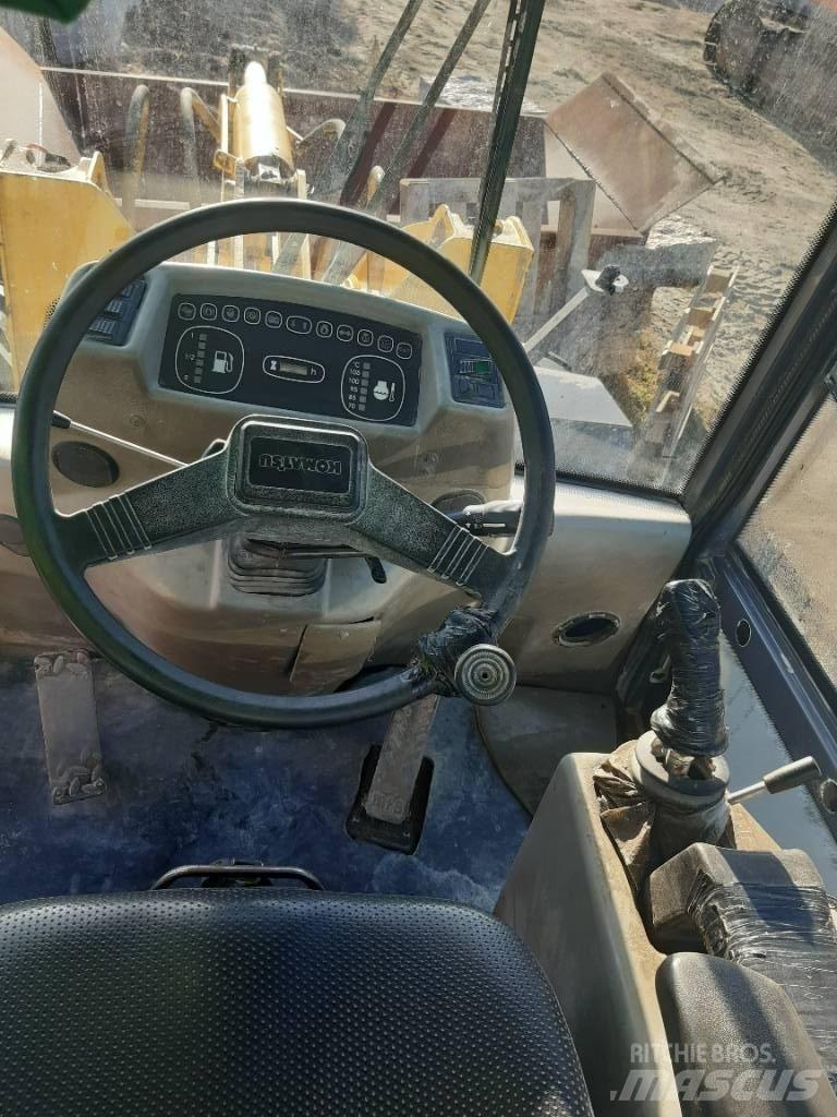 Komatsu WA95-3 Pale gommate