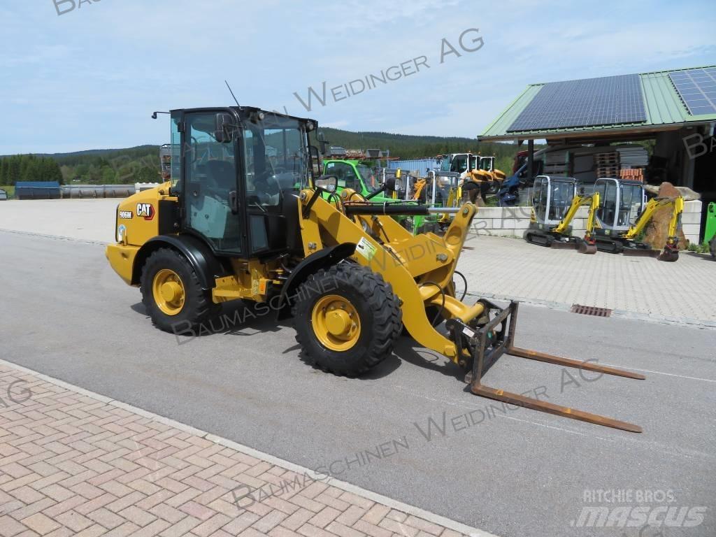 CAT 906M Pale gommate