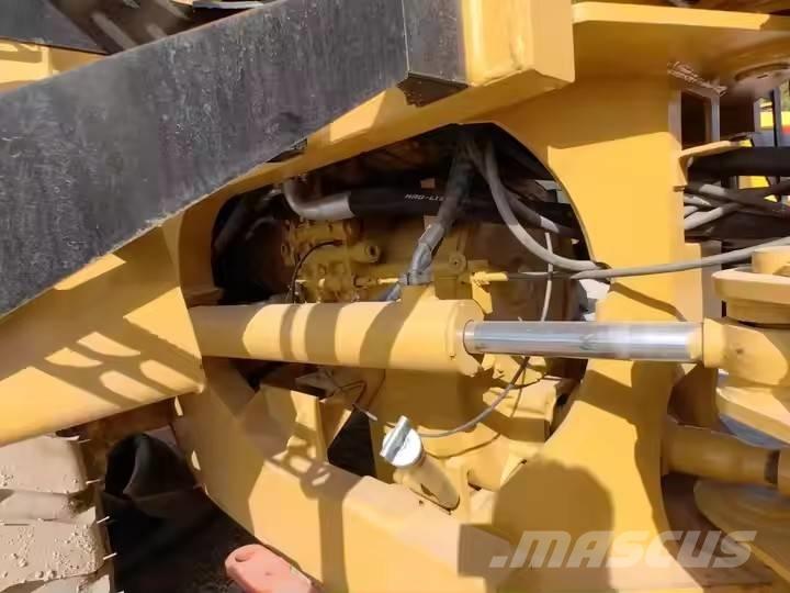 CAT 966 H Pale gommate