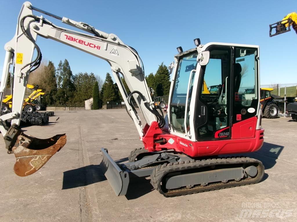 Takeuchi TB 240 Miniescavatori