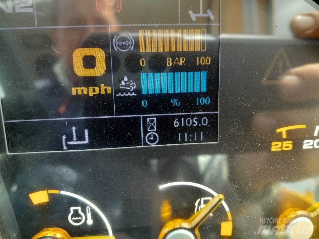 JCB 560-80 WM Pale gommate telescopiche