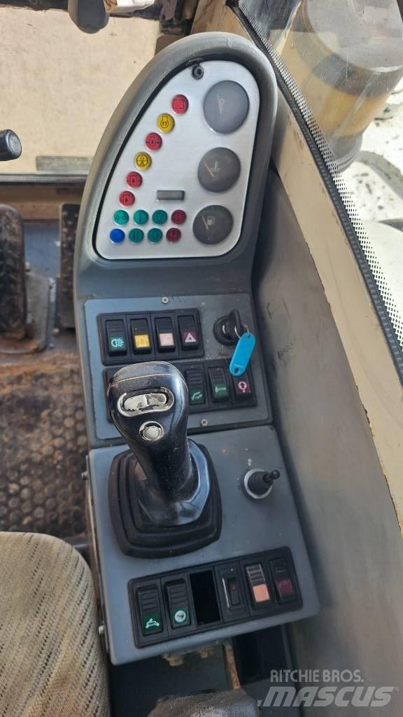 Terex HML 32 Escavatori gommati