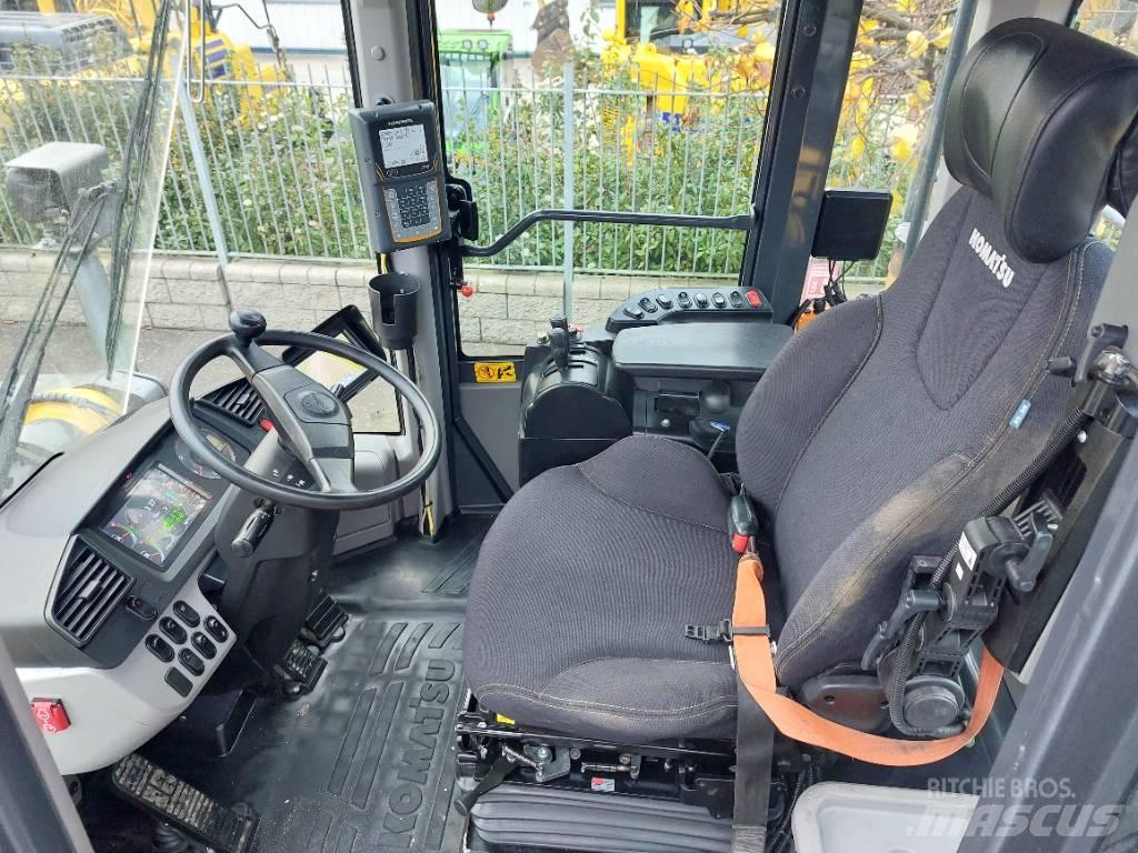 Komatsu WA480-8 Pale gommate