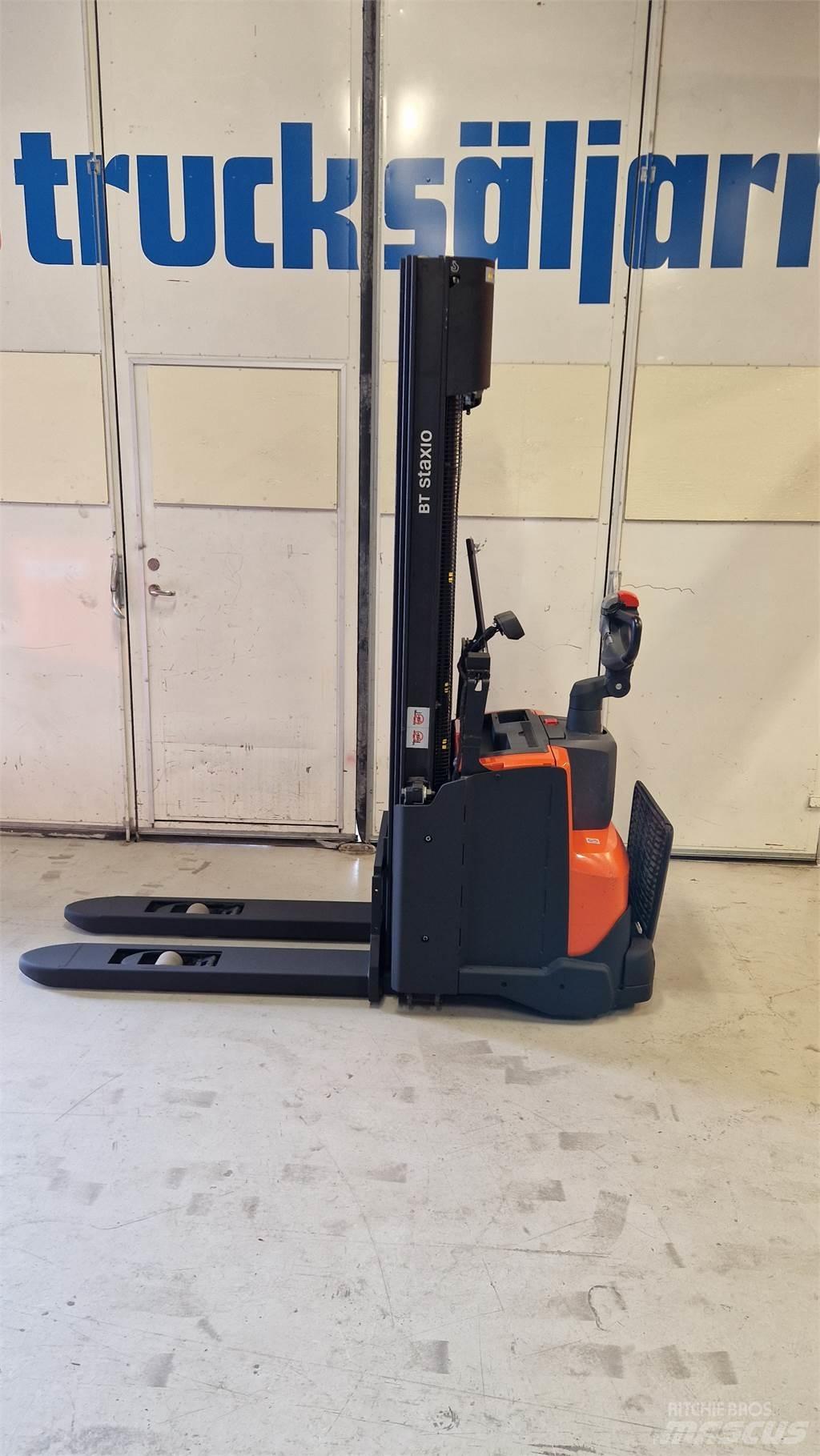 Toyota SWE140L Transpallet uomo a terra