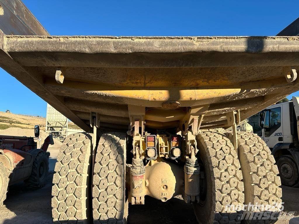 CAT 769 D Dumper a telaio rigido