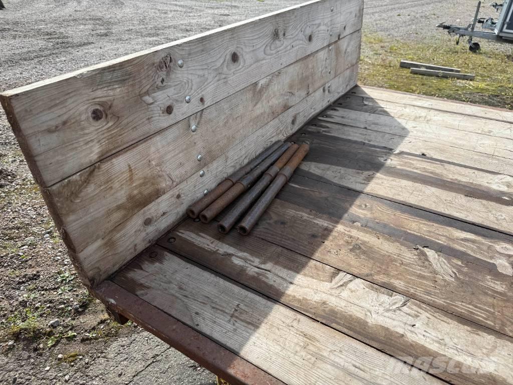  Skogskärra med flak Altri rimorchi