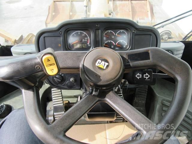 CAT 966 G II Pale gommate