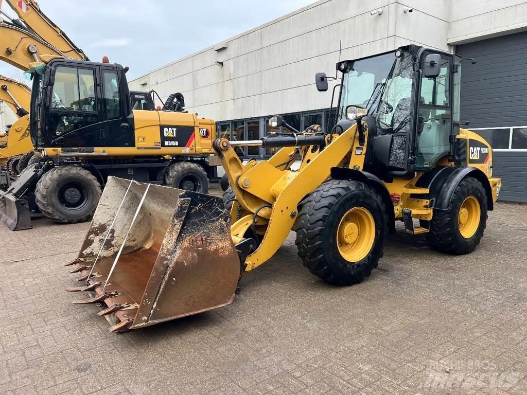 CAT 908M Pale gommate