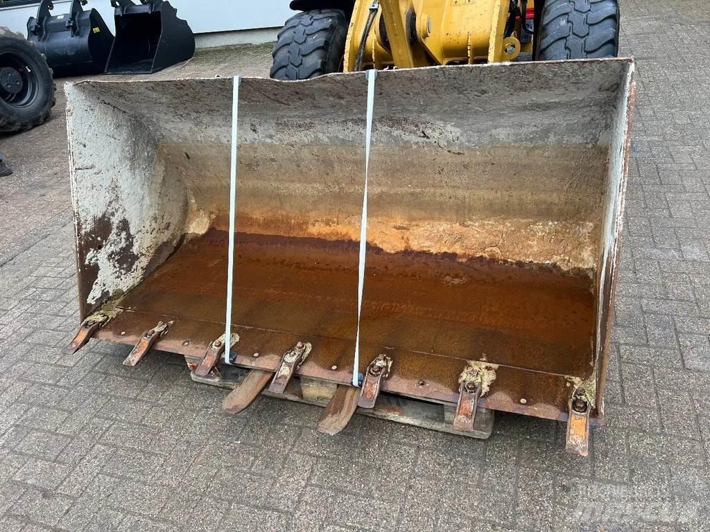 CAT 908M Pale gommate
