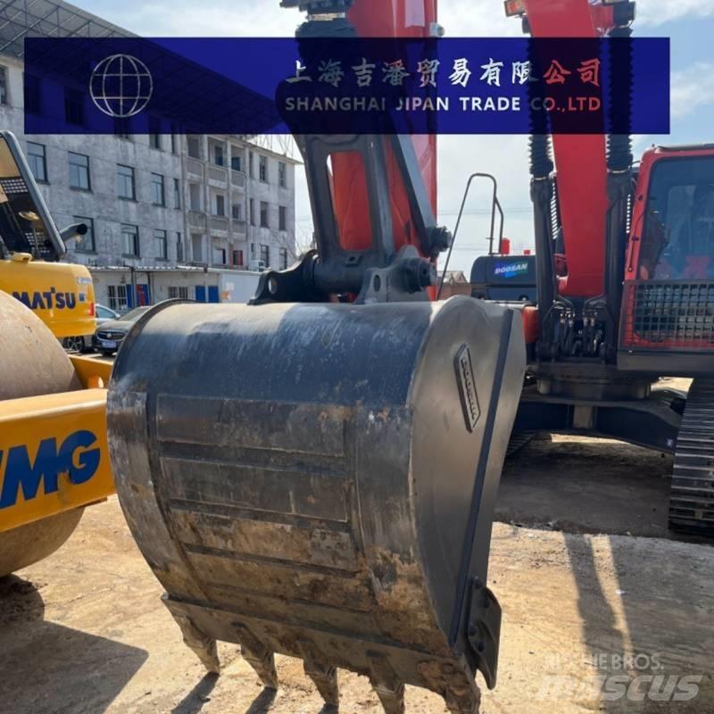 Doosan DX 225 Escavatori cingolati