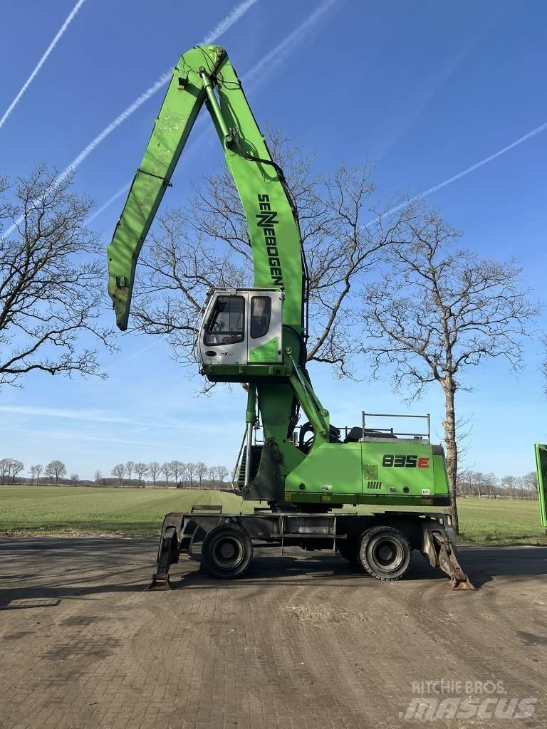 Sennebogen 835 ME Movimentazione rifiuti