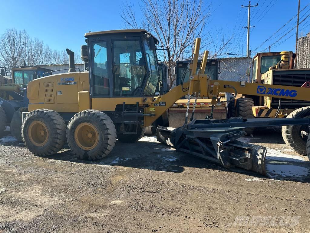 XCMG GR1803 Dozer gommati