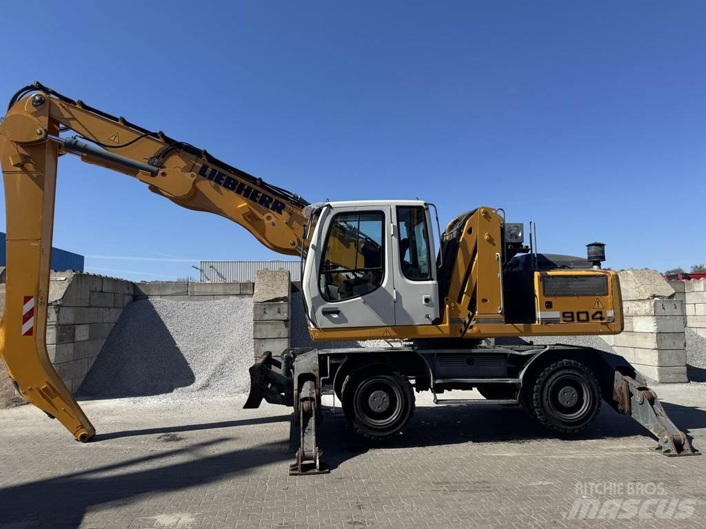 Liebherr A 904 C Movimentazione rifiuti