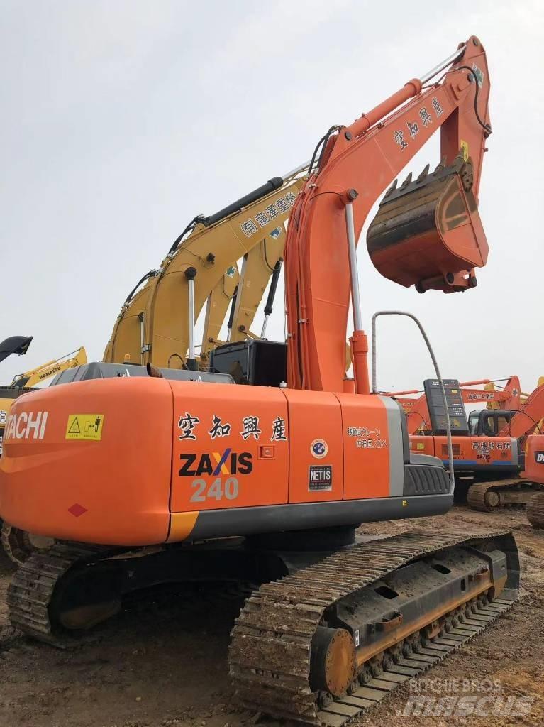 Hitachi 240 Escavatori cingolati