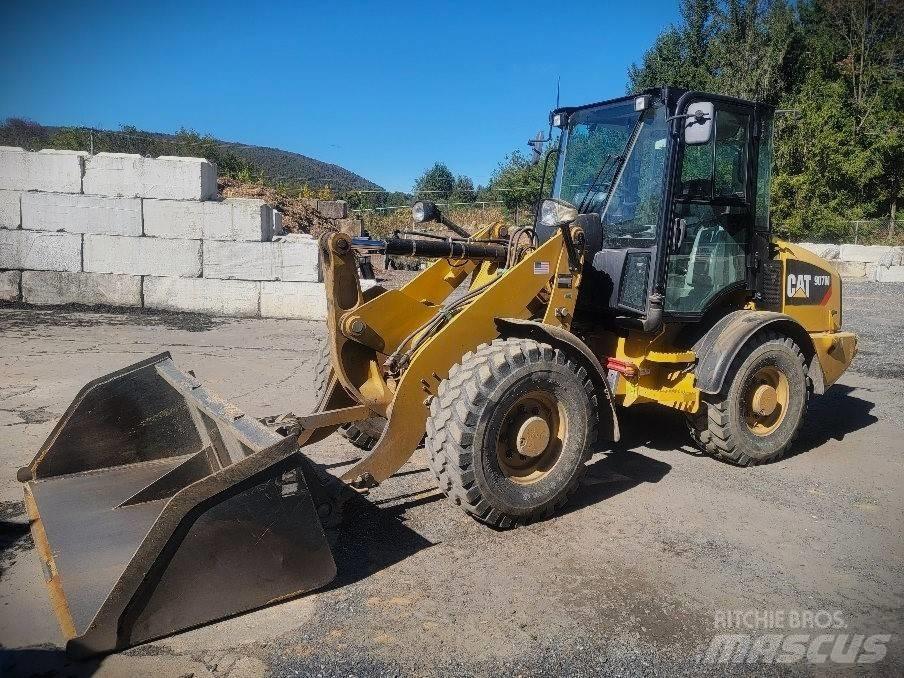 CAT 907 M Pale gommate
