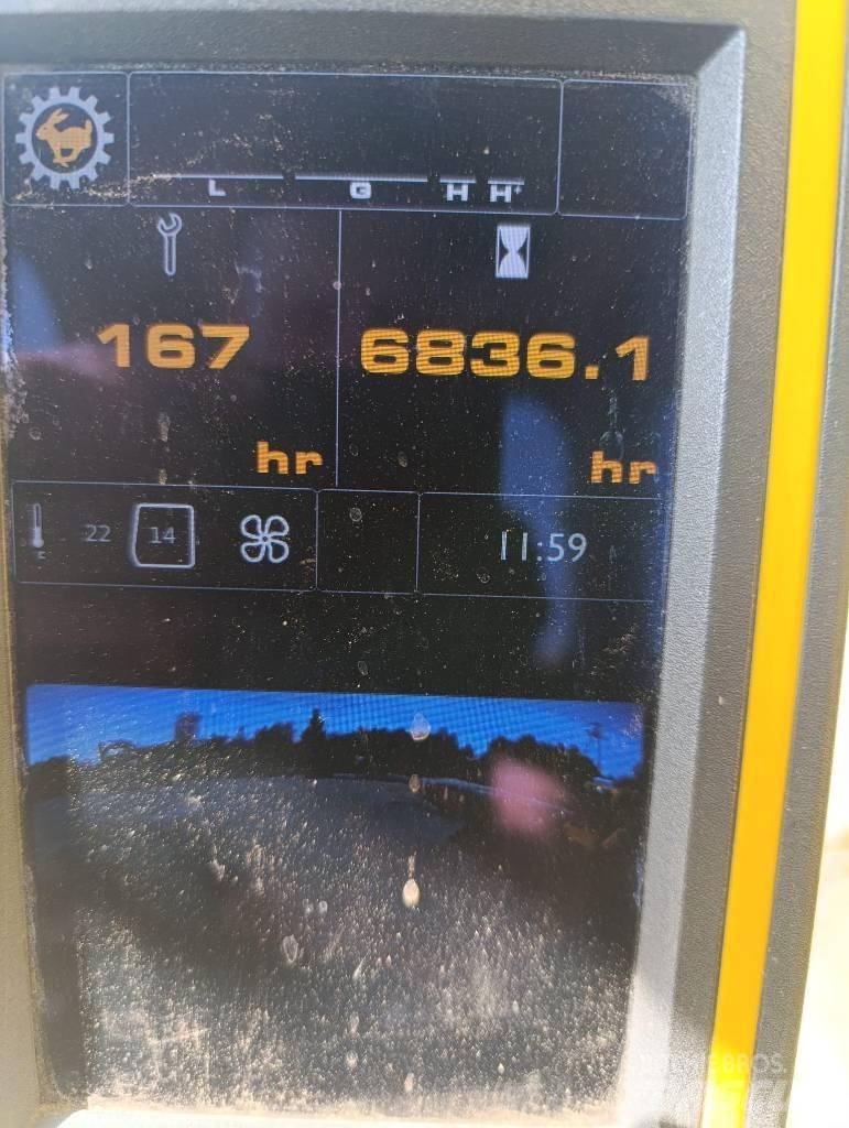 JCB JS 220 LC Escavatori cingolati
