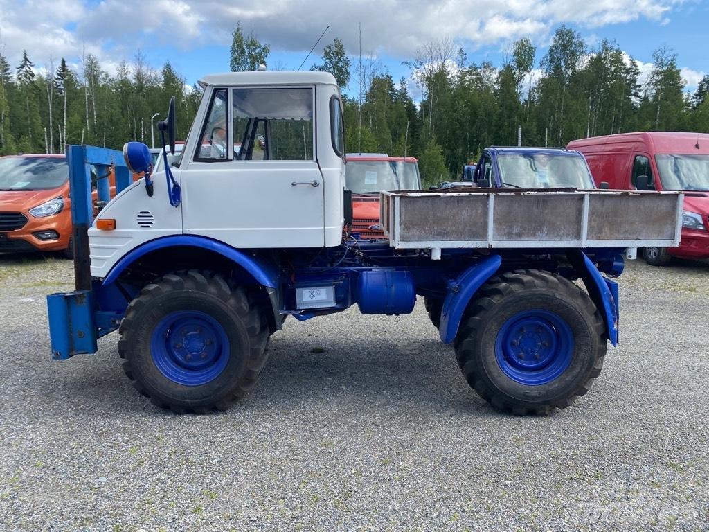 Mercedes-Benz Unimog Camion altro