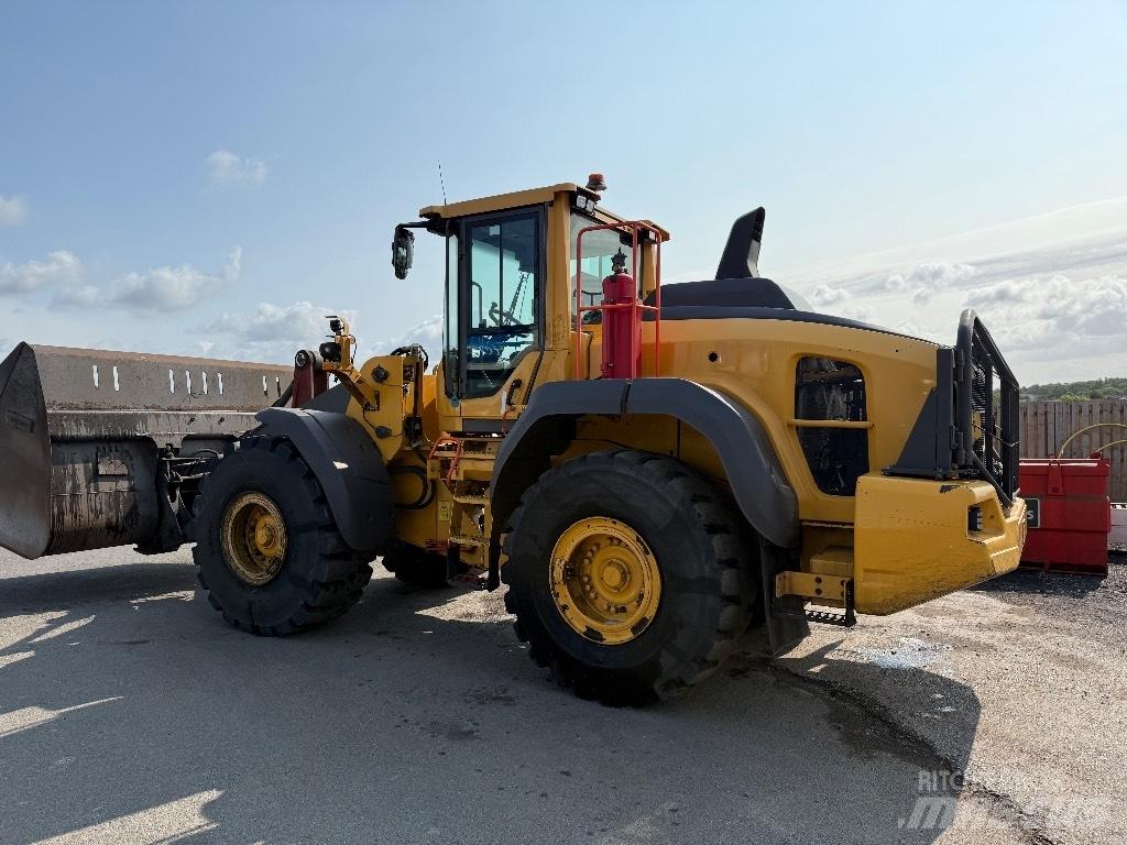 Volvo L 120 H Pale gommate