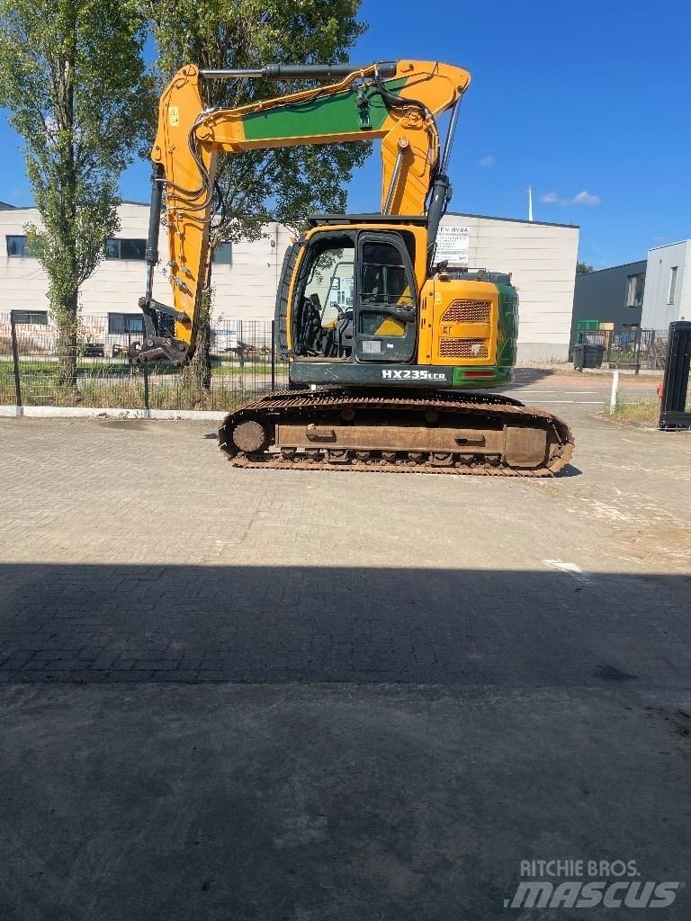 Hyundai HX 235 Escavatori cingolati