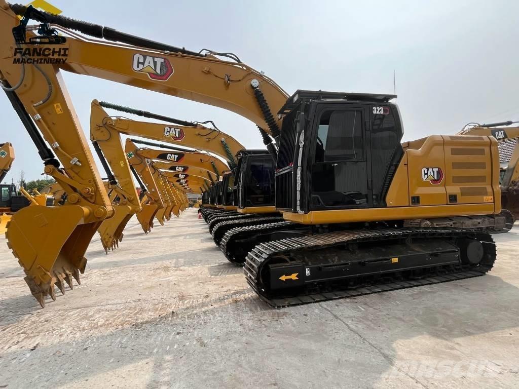 CAT 323 Escavatori cingolati