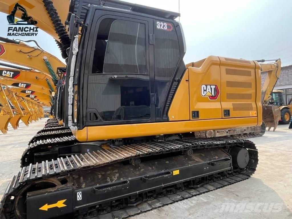CAT 323 Escavatori cingolati