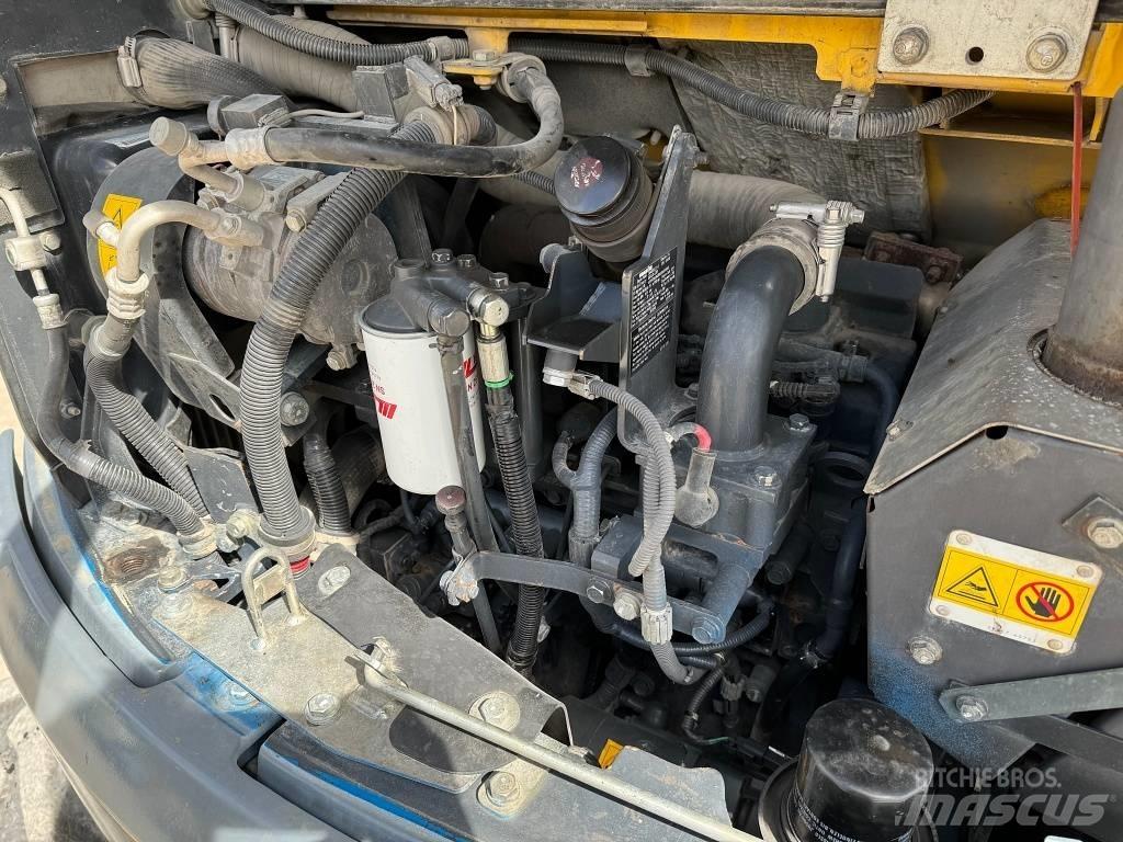 Komatsu PW 98 MR-8 Escavatori gommati