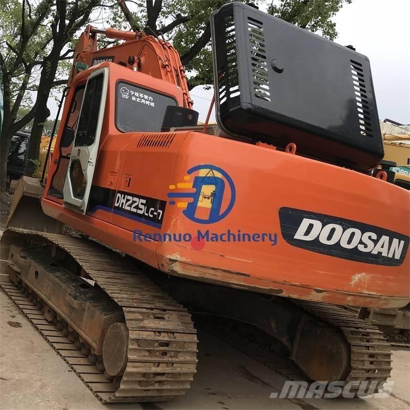 Doosan DH225LC-7 Escavatori cingolati