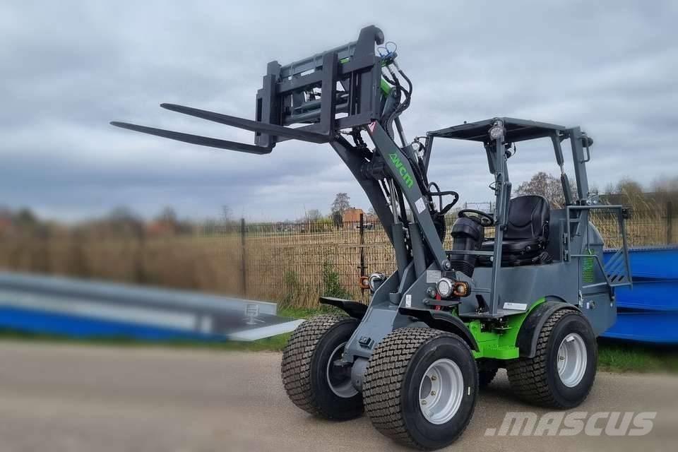 WCM L2316 und L2416 Pale frontali e scavatori