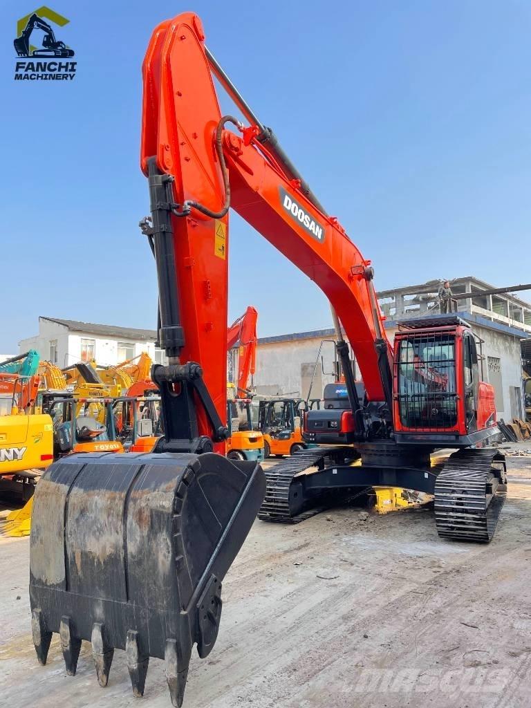 Doosan DX 300 LCA Escavatori cingolati