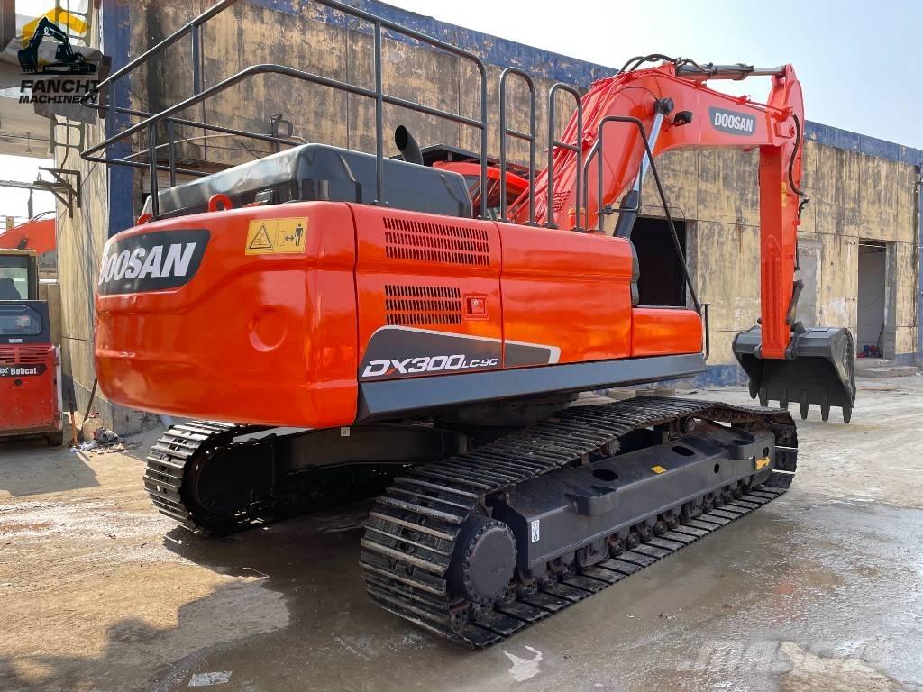 Doosan DX 300 LCA Escavatori cingolati