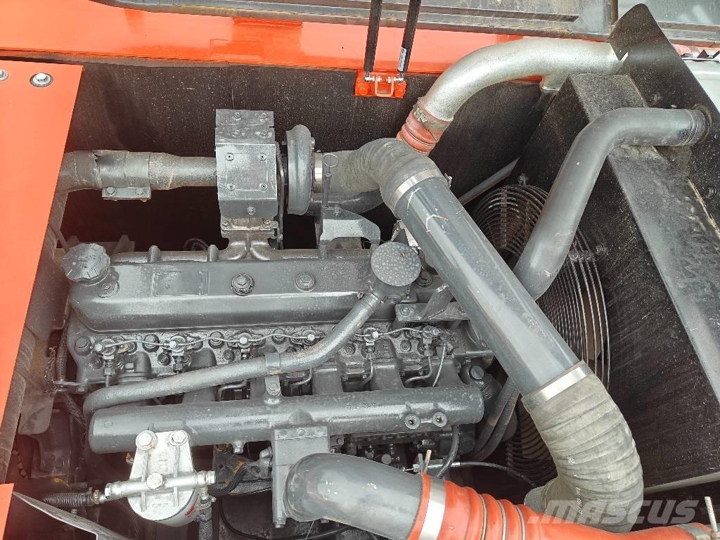 Doosan 225 LCA Escavatori cingolati