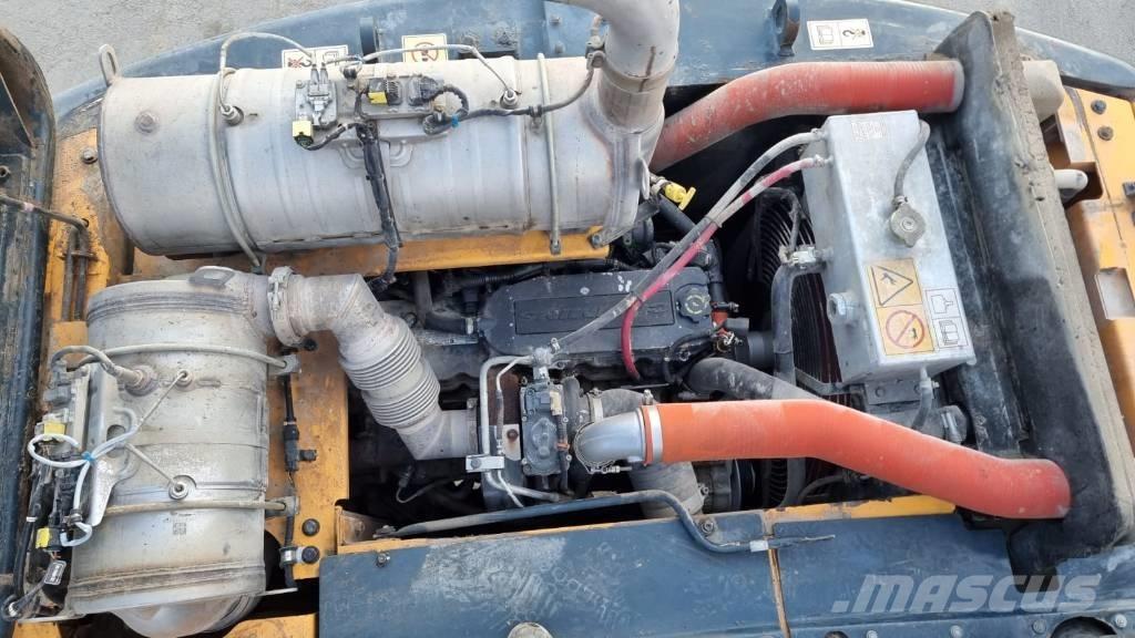 Hyundai HW 140 Escavatori gommati