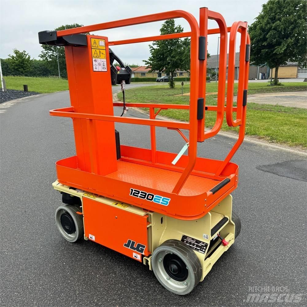 JLG 1230 ES Sollevatori verticali