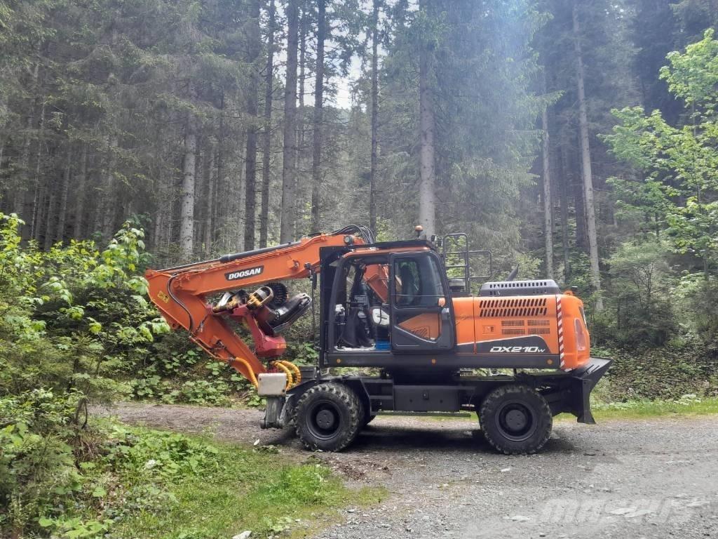Doosan DX 210 W Escavatori forestali