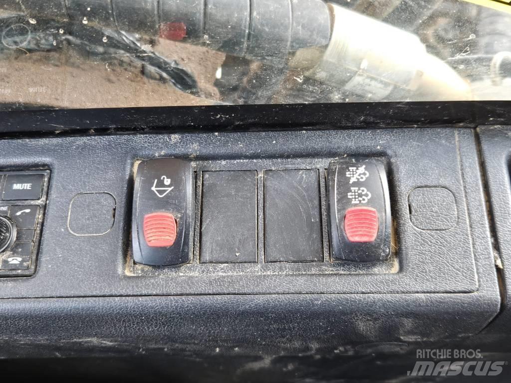 Hyundai HX 220 L Escavatori cingolati