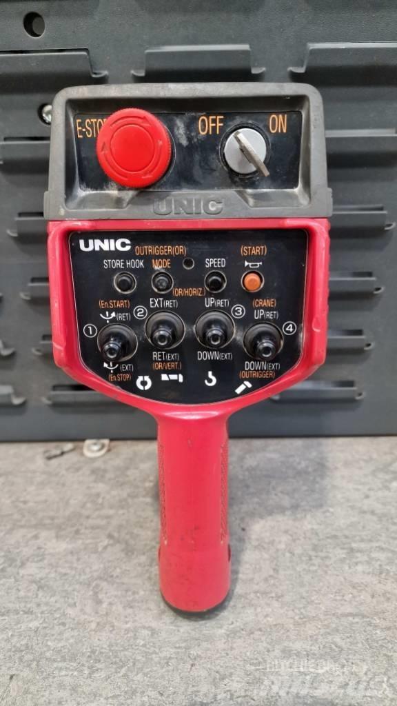 Unic URW-506 CDMER Mini gru