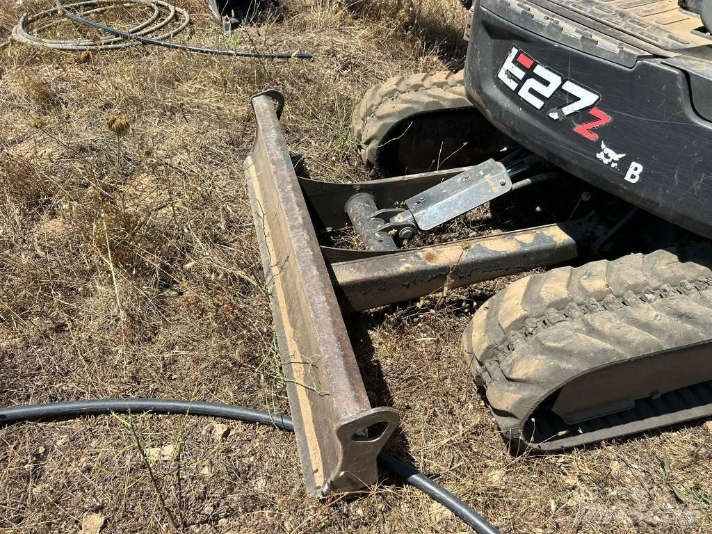  BOBACT E27 Miniescavatori
