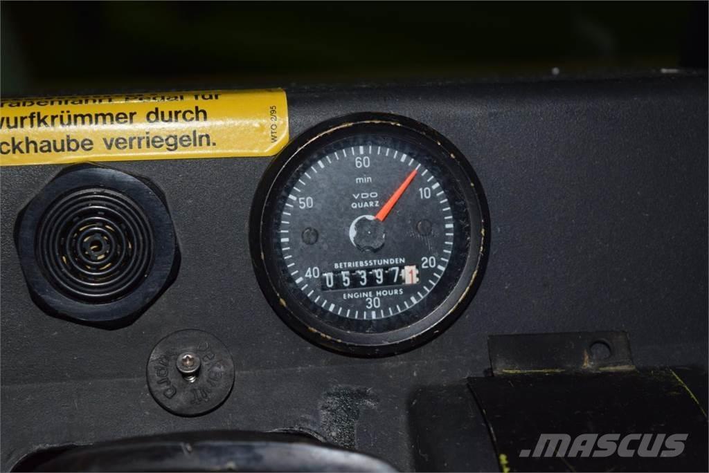 CLAAS Jaguar 820 Trince semoventi